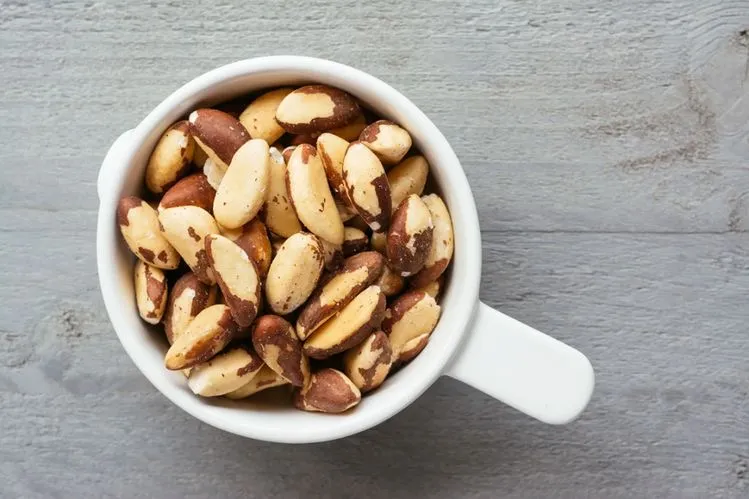 Brazil nuts - health benefits of nuts