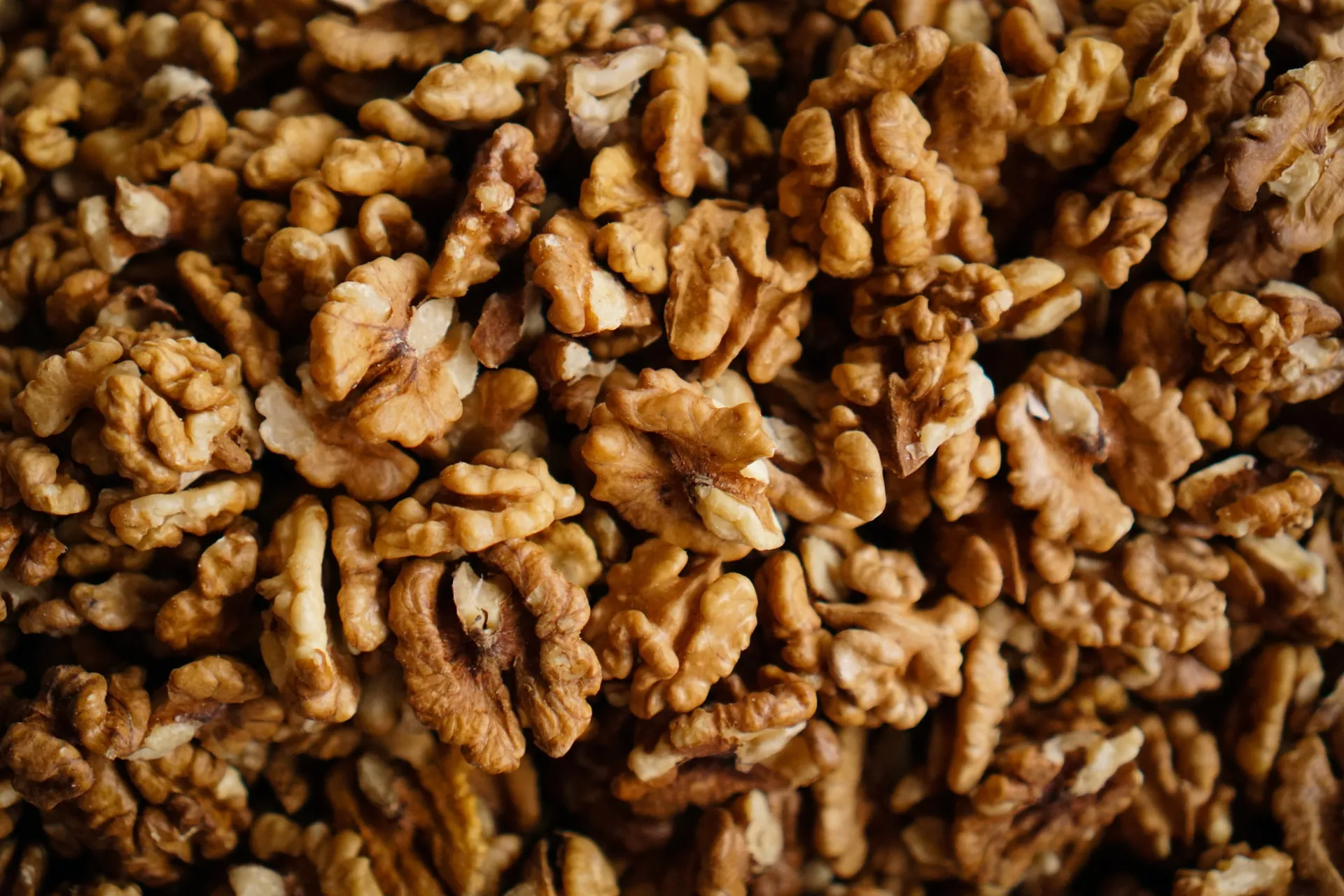 Walnuts - health benefits of nuts