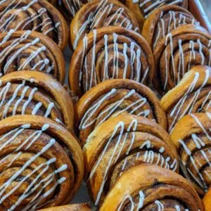 cinnamon rolls-baked food